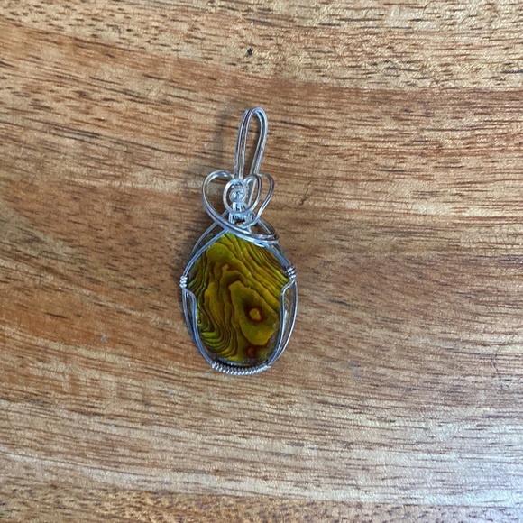FINAL PRICE $10 Artisan Handmade Silver Wired Abalone Shell Charm Pendant - Picture 3 of 5